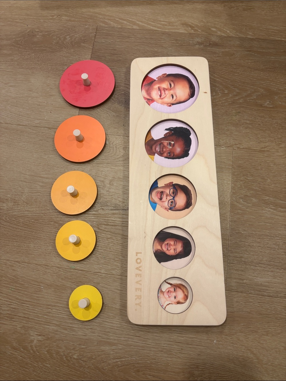 LOVEVERY Circle of Friends Match Peg Puzzle - Yellow, Orange, Red